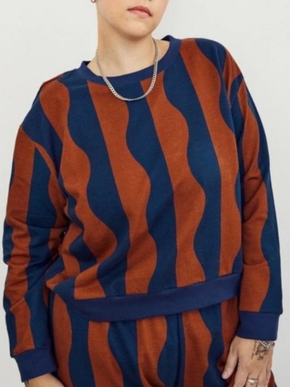 Dusen Dusen River Sweatshirt Size Medium